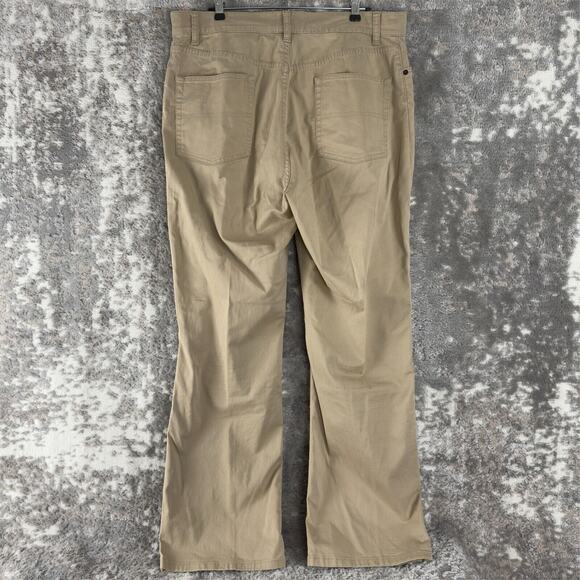 LL Bean Plus Size 18 Classic Fit Straight Chino Pants Beige Button Zip Pocket - Picture 4 of 12
